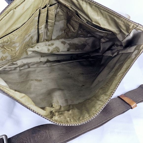 Louis Vuitton Damier Geant Messenger Bag - Picture 6 of 8